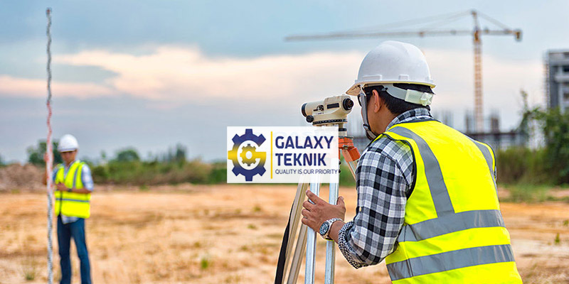 proses survei topografi untuk mendapatkan data kontur tanah menggunakan alat survey